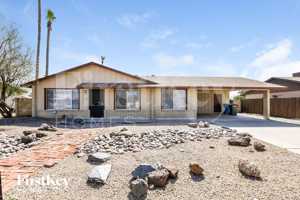 featured image of 1633 W Charleston Ave