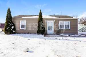 featured image of 1603 Moore Ave