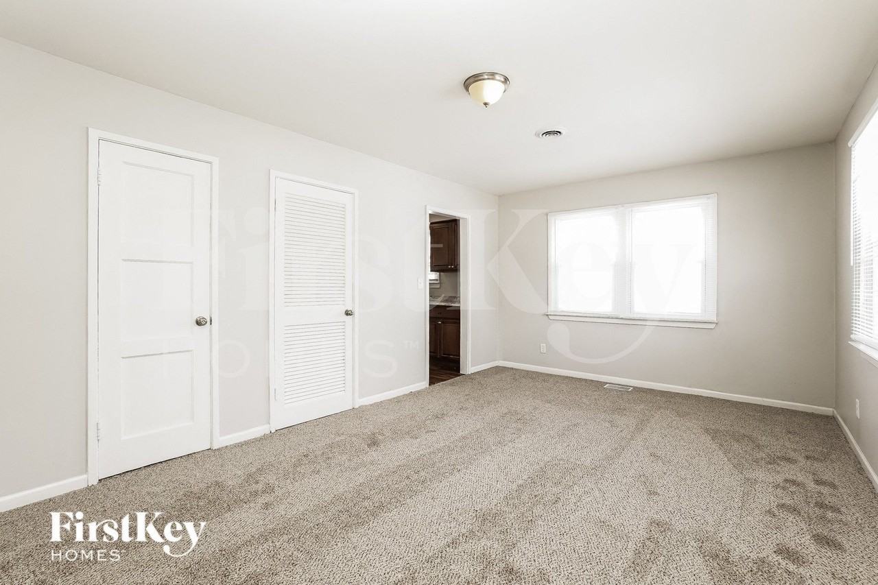 1603 Moore Ave - Photo 2 of 18