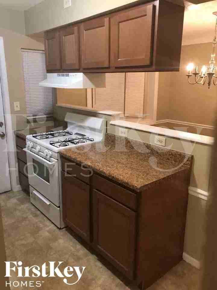 1494 Clovernoll Dr - Photo 7 of 20