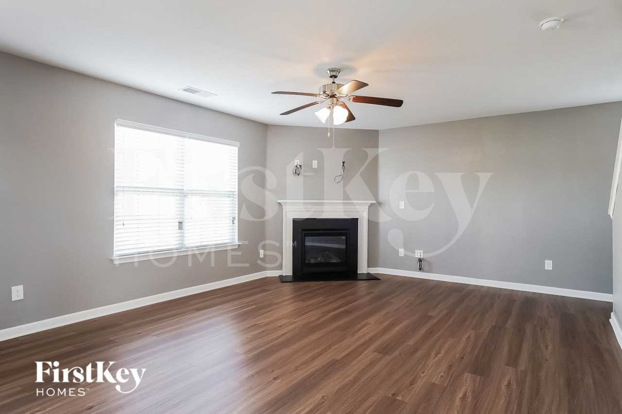 1400 Glenwater Rd - Photo 3 of 15