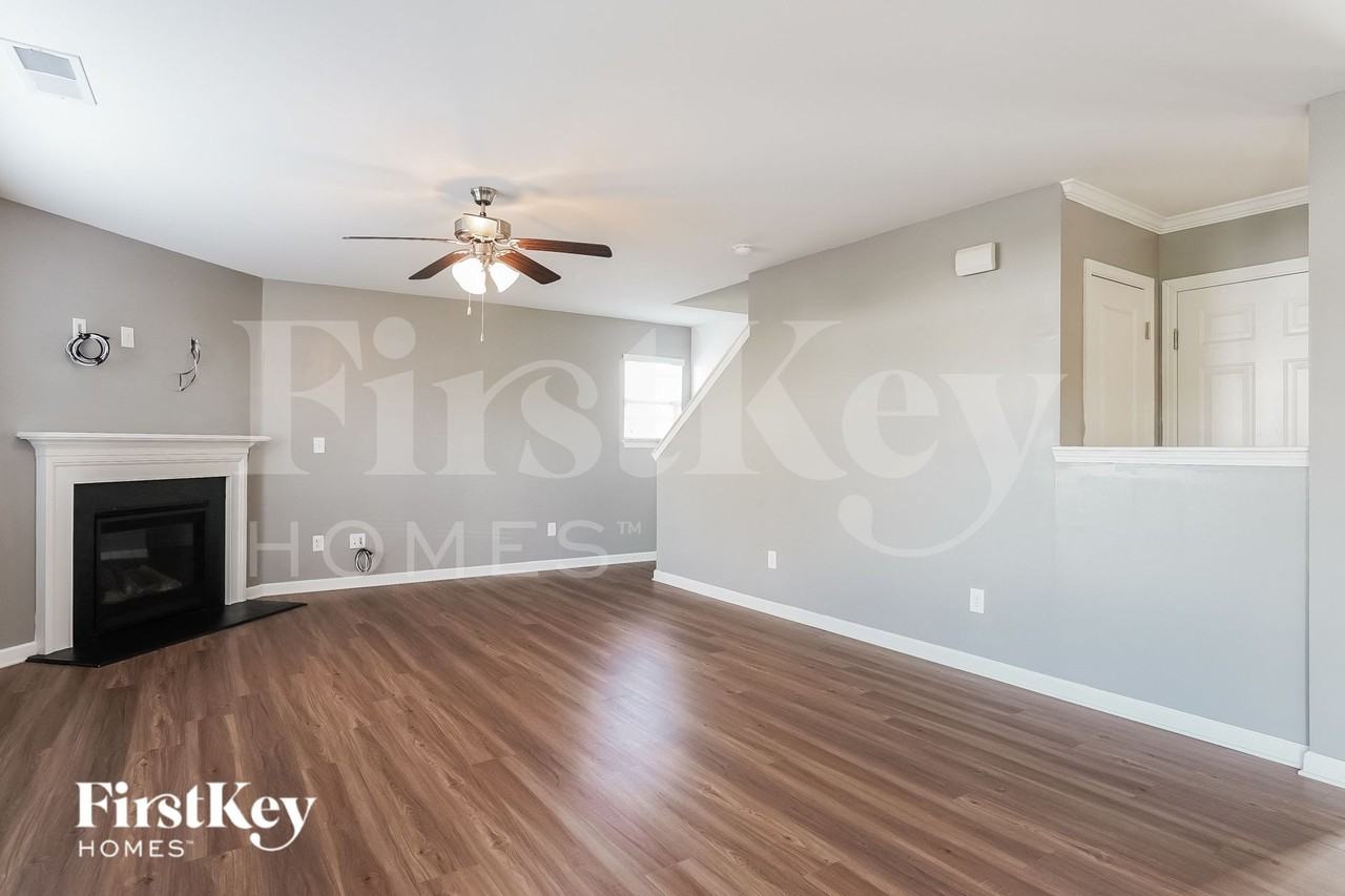 1400 Glenwater Rd - Photo 5 of 15