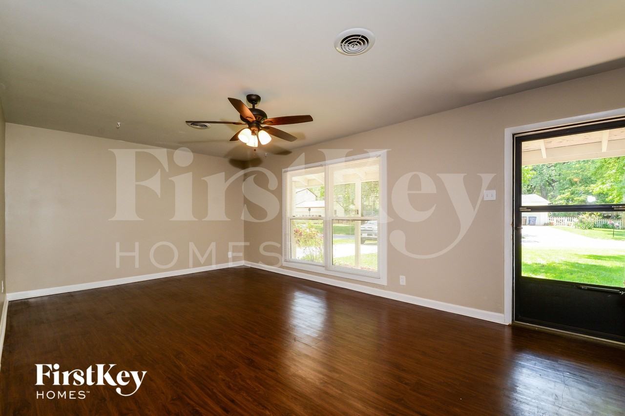 12465 Larkwood Dr - Photo 3 of 18