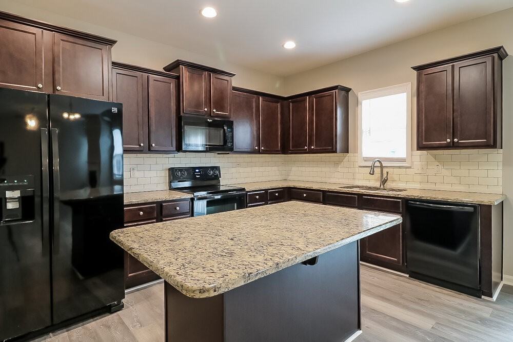 253 Lanier Pl - Photo 6 of 17