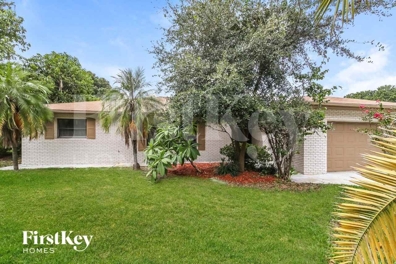 116 Palmetto Dr - Photo 2 of 15