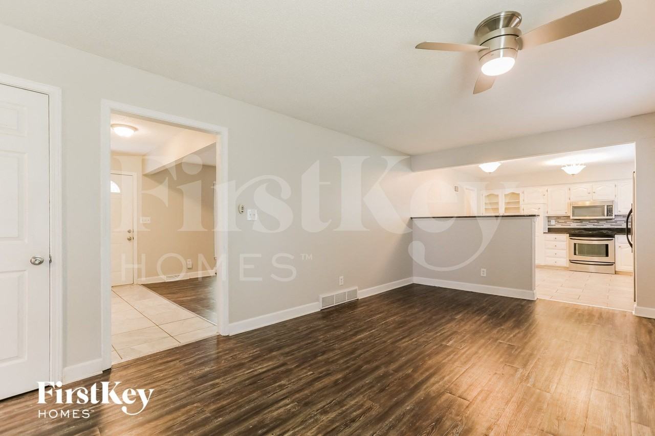 111 Johnston Pkwy - Photo 7 of 15
