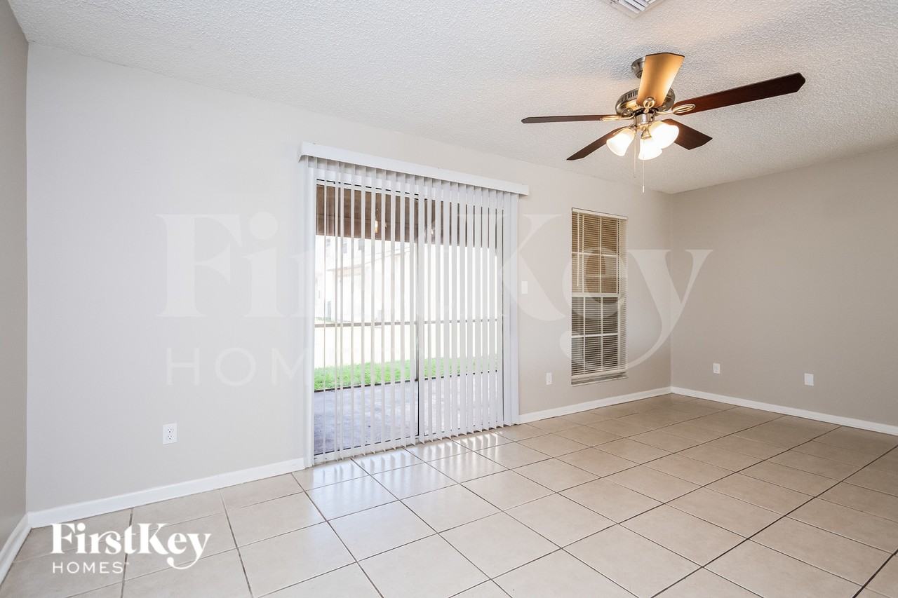 11005 Yorkshire Ridge Ct - Photo 3 of 16