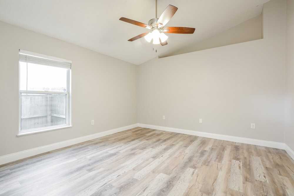 3254 Erskine Dr - Photo 7 of 16