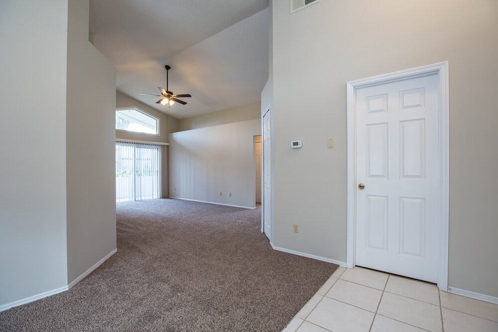 338 Lakebreeze Cir - Photo 3 of 16