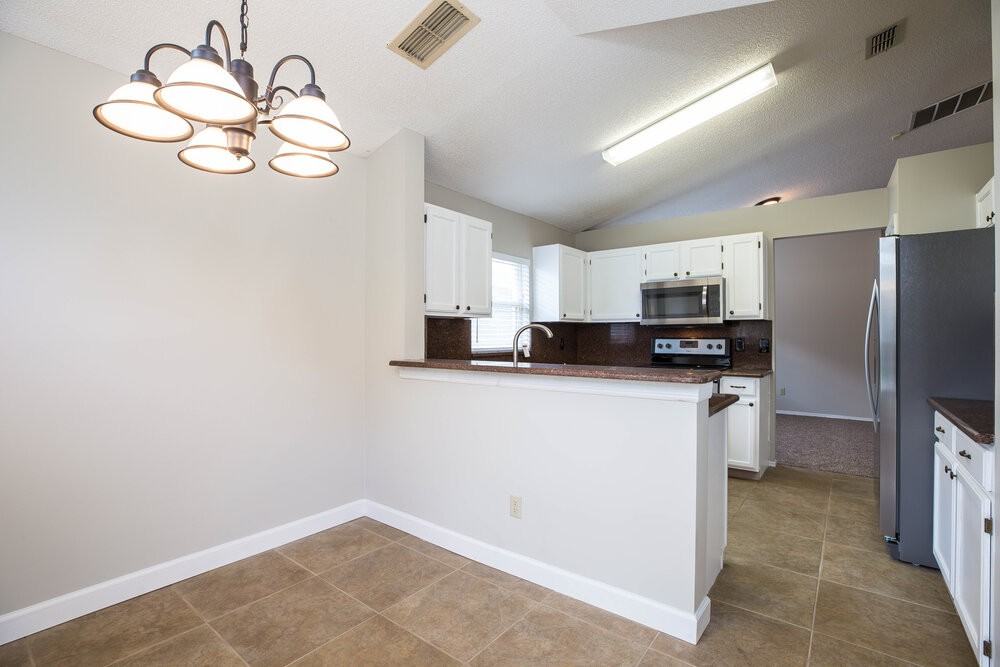 338 Lakebreeze Cir - Photo 6 of 16