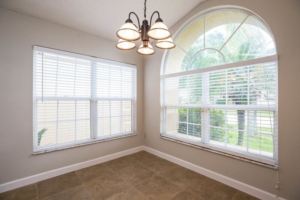 338 Lakebreeze Cir - Photo 7 of 16
