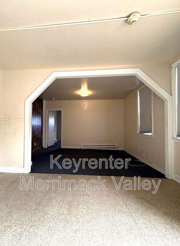 86 Mammoth Rd - Photo 2 of 6