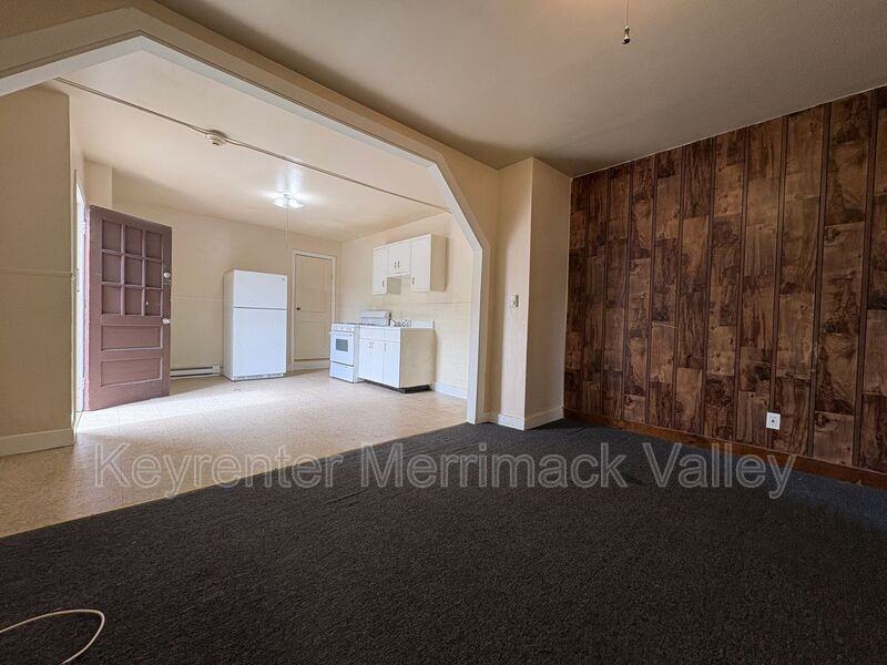 86 Mammoth Rd - Photo 3 of 6