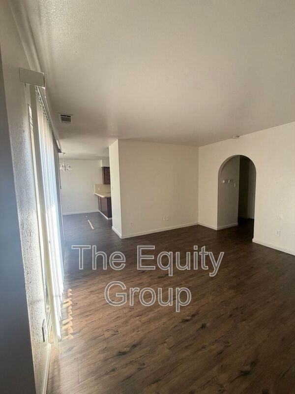 530 E Myrtle Ave - Photo 3 of 24