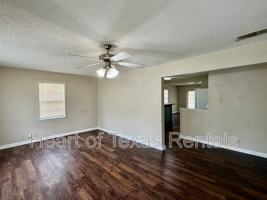 featured image of 1009 Victoria St