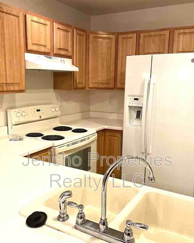 5217 Dudley St - Photo 7 of 16