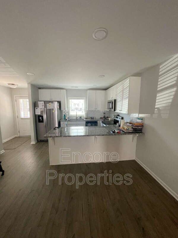 242 S Raleigh St - Photo 3 of 12
