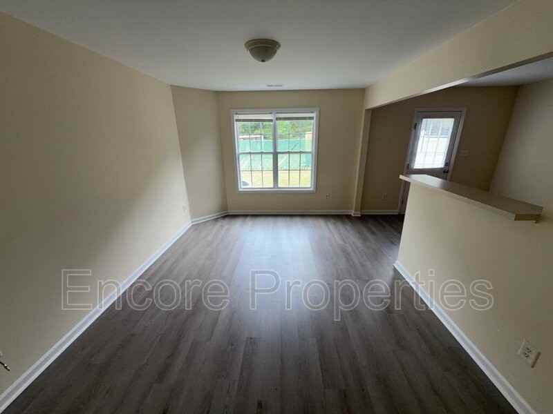 444 Anna St - Photo 3 of 19