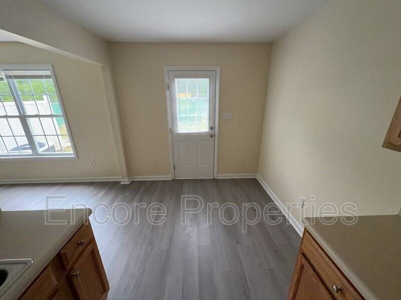 444 Anna St - Photo 4 of 19