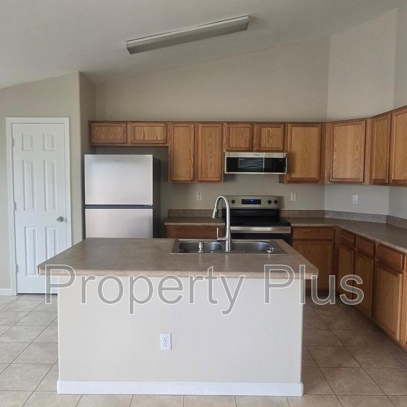3411 W Sunland Ave - Photo 2 of 11