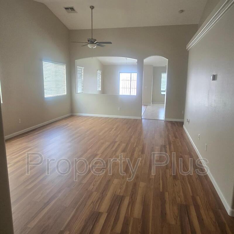 3411 W Sunland Ave - Photo 6 of 11