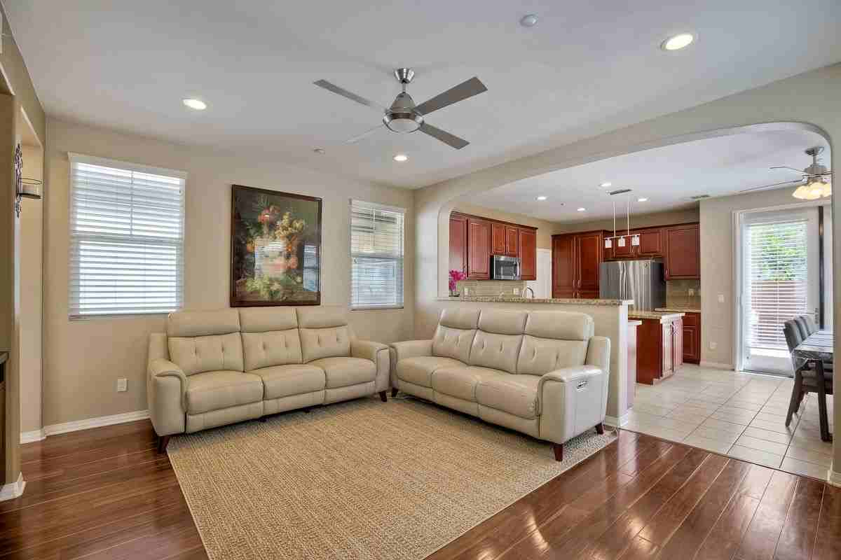 10419 Paradisio Pl - Photo 4 of 21