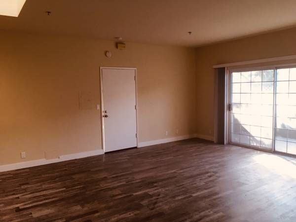 1047 El Camino Real - Photo 4 of 8