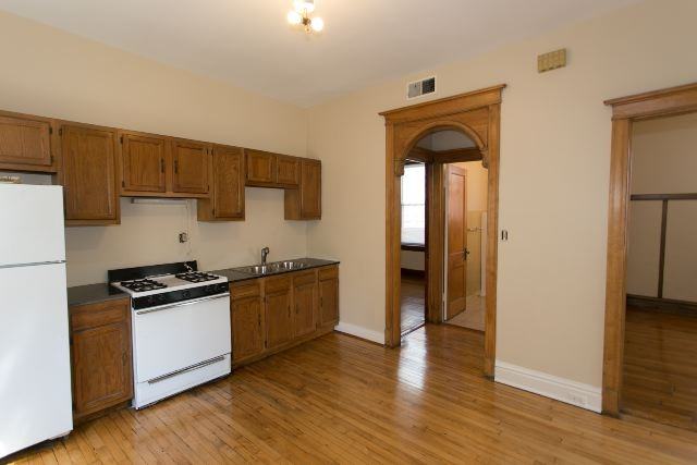 850 N Leavitt St #1 - Photo 4 of 18