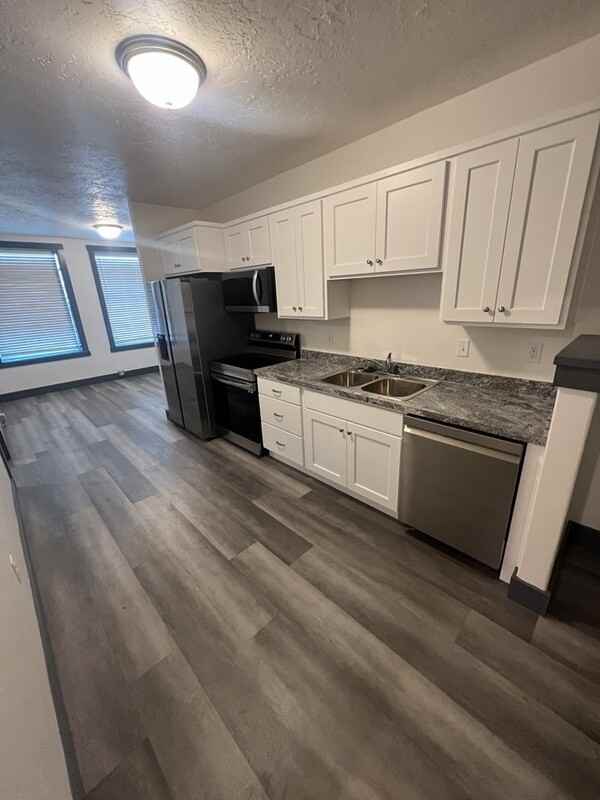 145 W Main St #3 - Photo 3 of 8