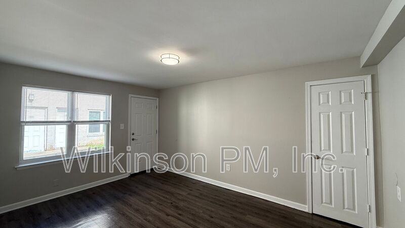 313 2nd Ave #102 - Photo 3 of 7