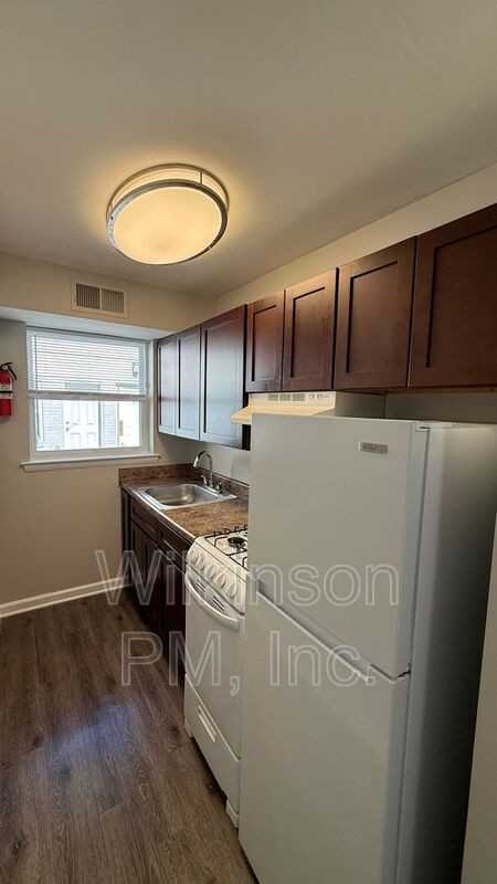 313 2nd Ave #102 - Photo 7 of 7