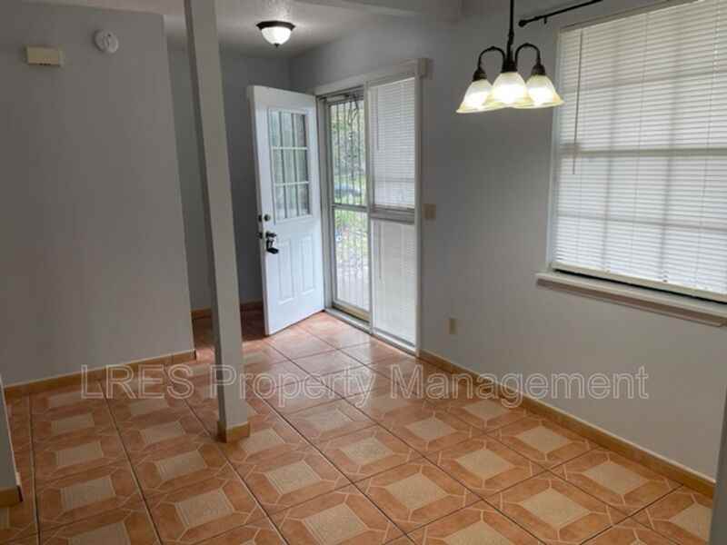 4587 Lighthouse Cir - Photo 2 of 25