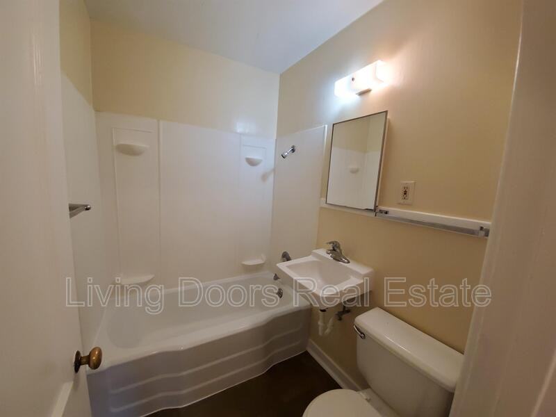 353 S 47th St - Photo 3 of 4