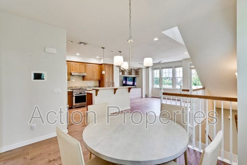 291 Geary Way - Photo 4 of 34
