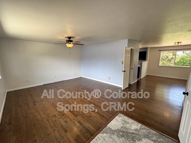 1235 Shasta Dr - Photo 2 of 31