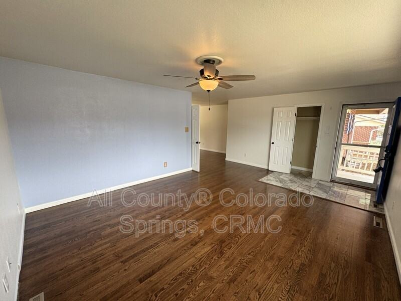 1235 Shasta Dr - Photo 3 of 31