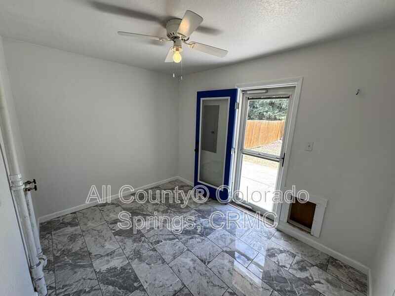 1235 Shasta Dr - Photo 7 of 31