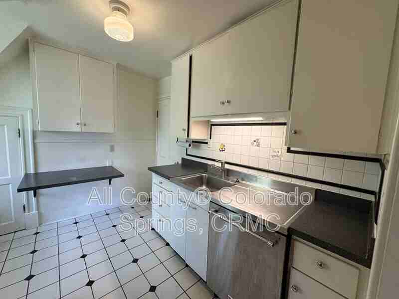 1238 Wood Ave #5 - Photo 3 of 28