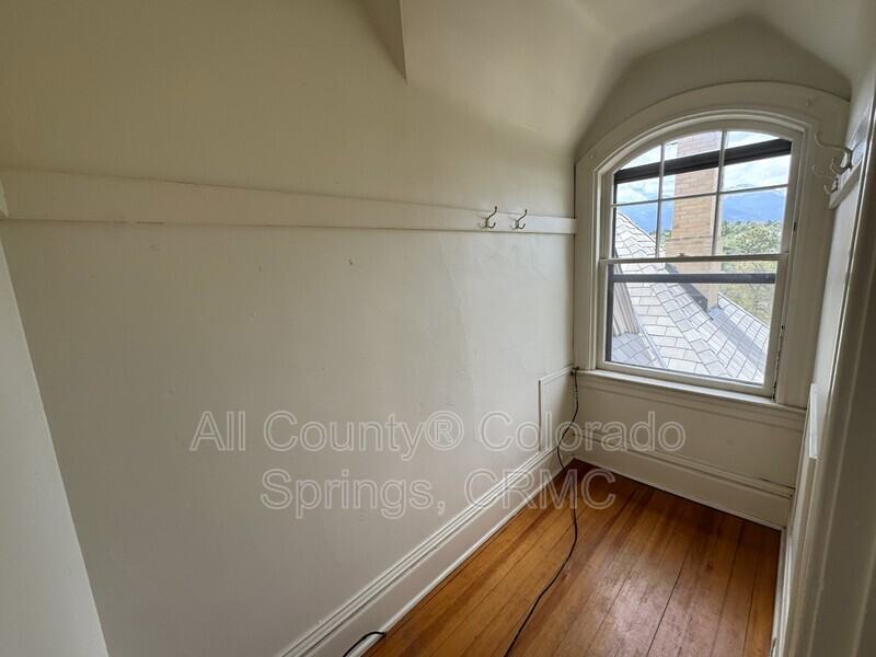1238 Wood Ave #5 - Photo 7 of 28