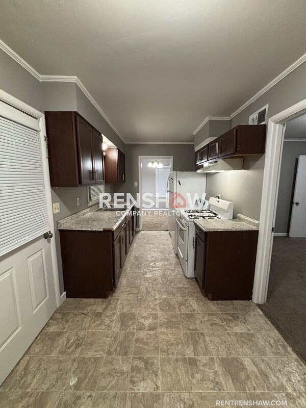1724 Myrna Ln - Photo 5 of 15