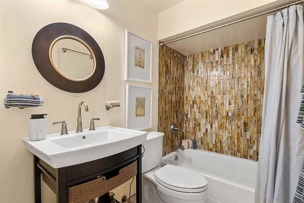 106 Myrtle St - Photo 2 of 8