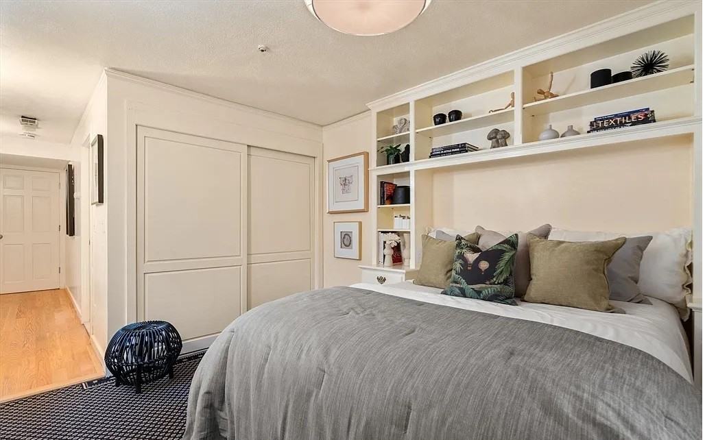 106 Myrtle St - Photo 4 of 8