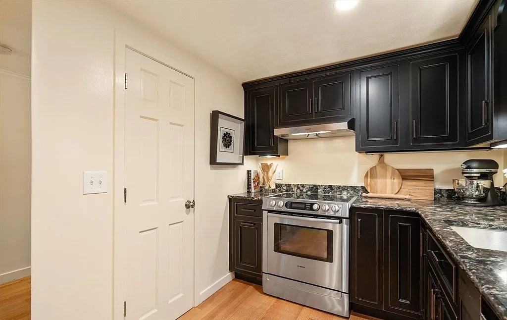 106 Myrtle St - Photo 5 of 8