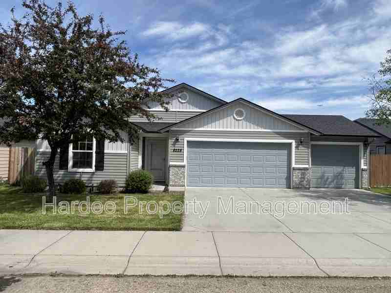 8228 W Snohomish St