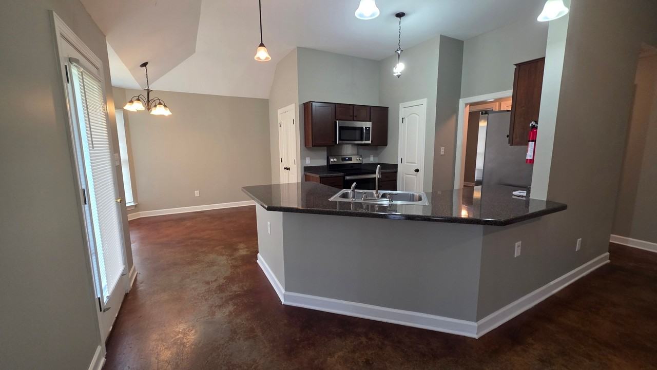 3791 Rasco Hills Dr - Photo 6 of 18