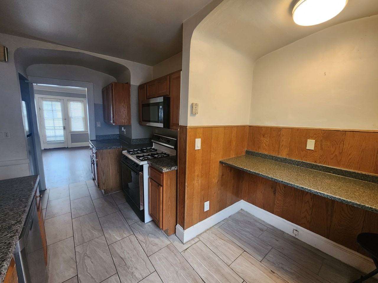 3348 Colwyn Rd - Photo 3 of 13