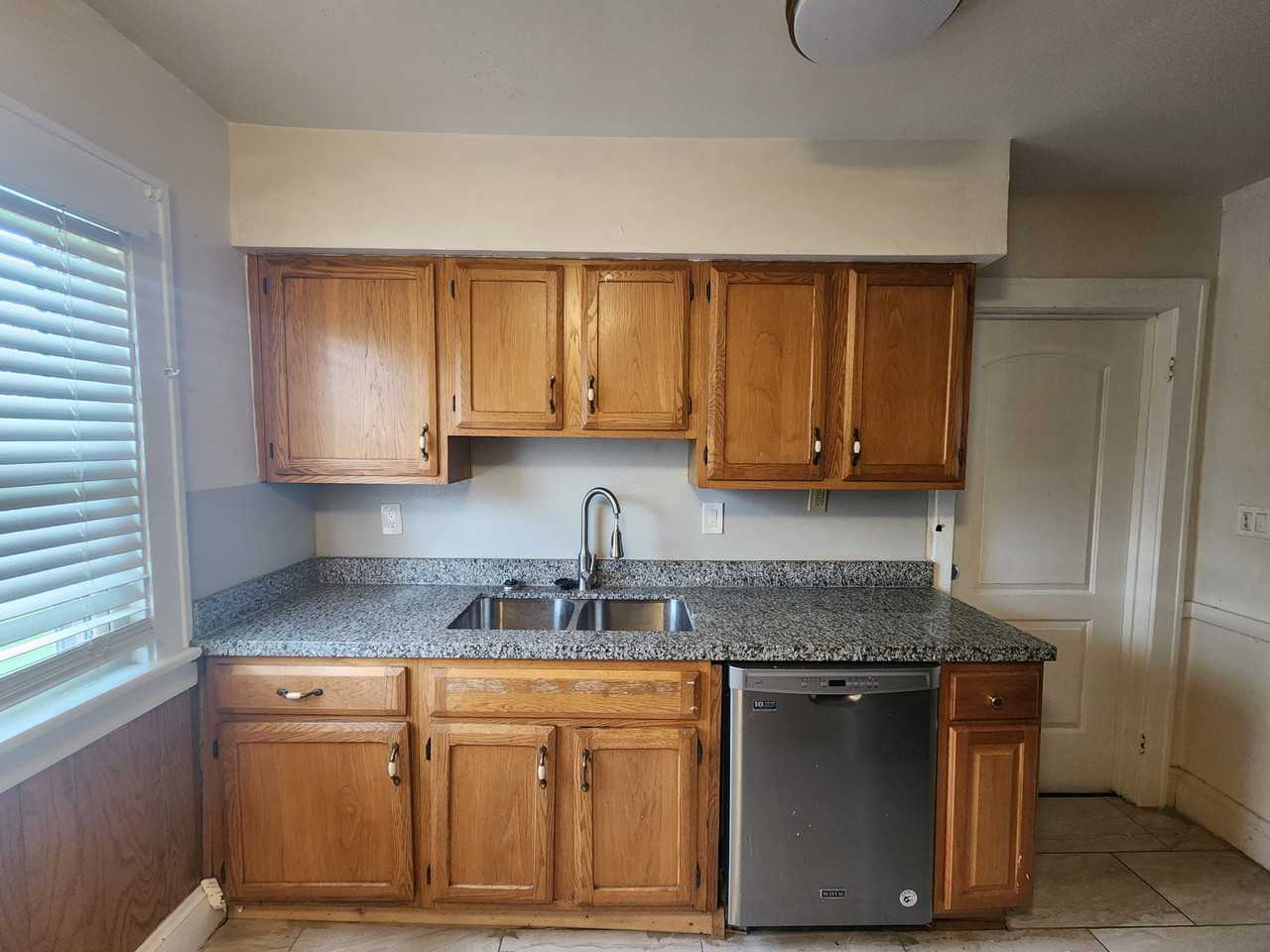 3348 Colwyn Rd - Photo 4 of 13