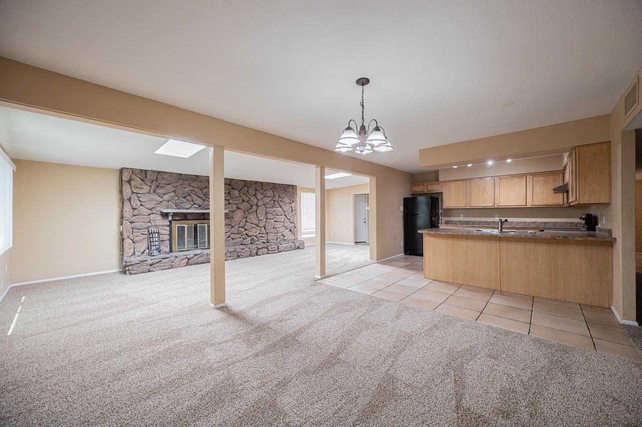 5018 N 64th Ln - Photo 4 of 30