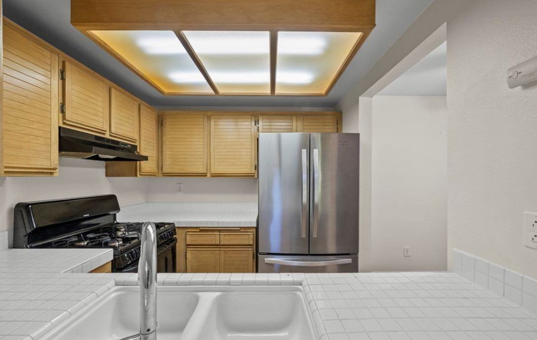 24143 Del Monte Dr #282 - Photo 5 of 11