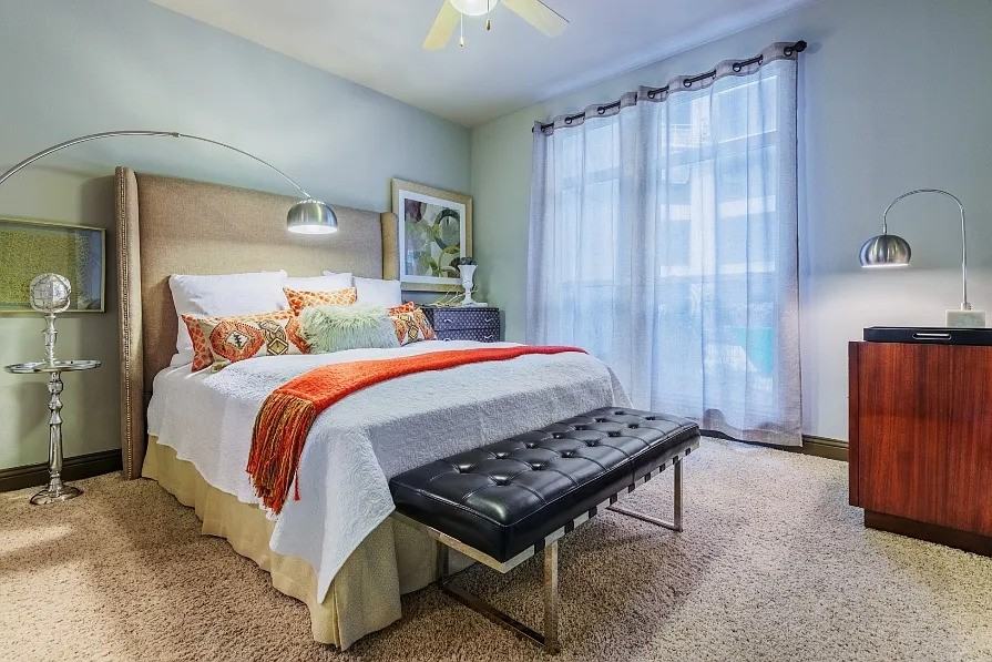 1312 S College St - Photo 2 of 12